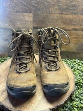 Vasque | Shoes | Vasque Gore Tex Mensboys Tan And Black  display picture 2